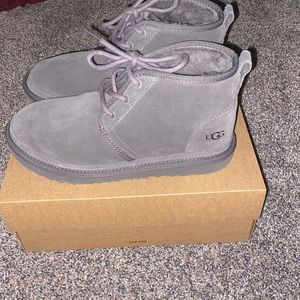 the cutest dark grey uggs!!